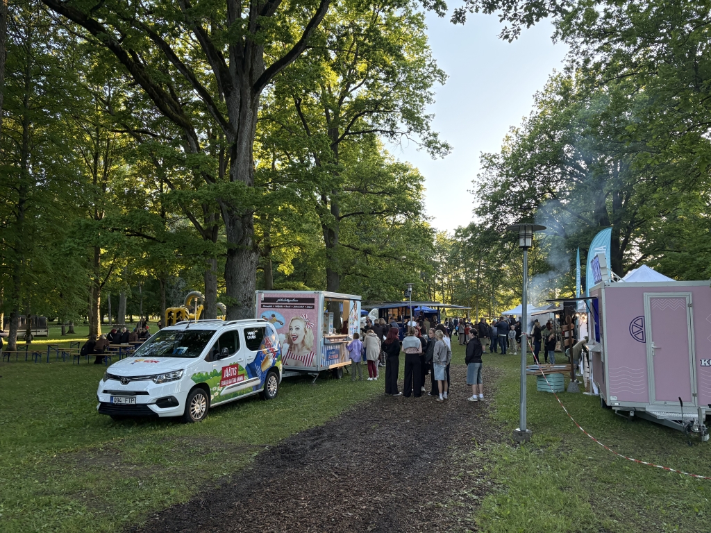 vändra suvealguse festival.jpg