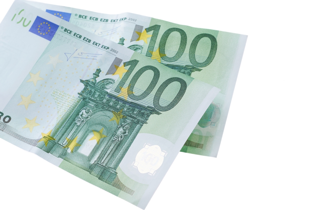 200 eurot.jpg